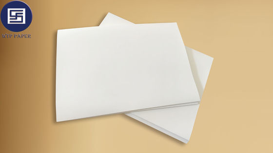 Chine Papier d'imprimerie hydrographique 390 * 540, papier de glissière d'eau blanche pour des clubs de golf fournisseur