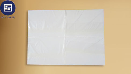 Chine Bon blanc de papier d'imprimerie de transfert de glissière d'eau de glissement 700 * 1000mm pour le Casque fournisseur